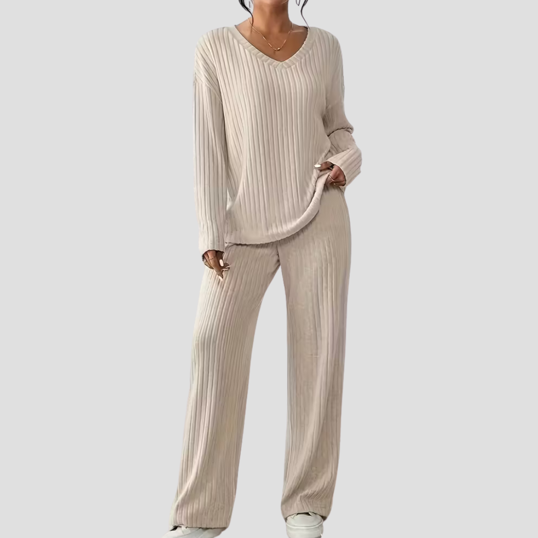 April | Cozy Lounge Set
